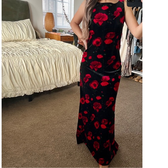 Women’s 90s velvet velour floral black red dress size M - Picture 4 of 7